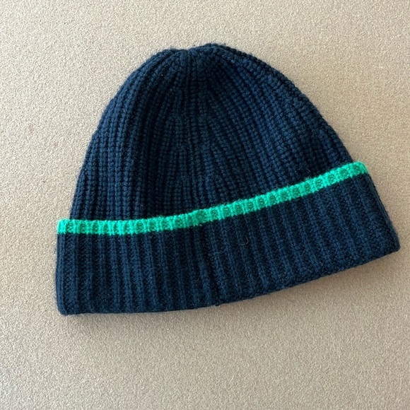 VINCE NWT Merino Wool Blend Beanie -Navy/ green - OS main image 6